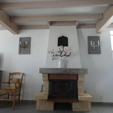 De La Haute Roche * Charroux (Vienne)