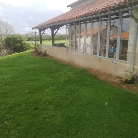 De La Haute Roche Charroux (Vienne)