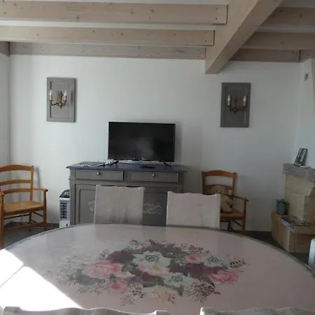 De La Haute Roche * Charroux (Vienne)