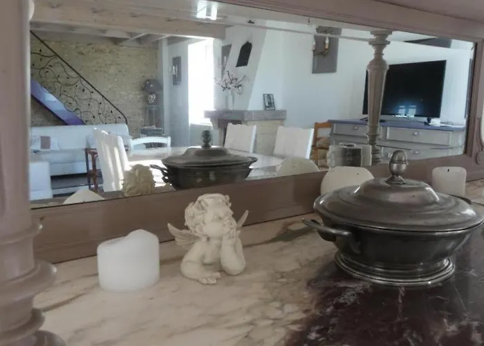 De La Haute Roche * Charroux (Vienne)