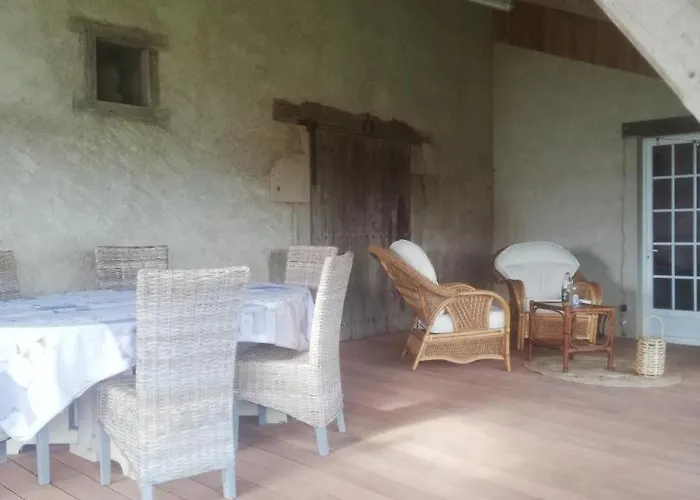 De La Haute Roche Charroux (Vienne)