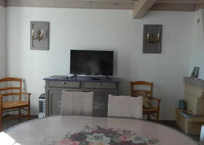 De La Haute Roche * Charroux (Vienne)